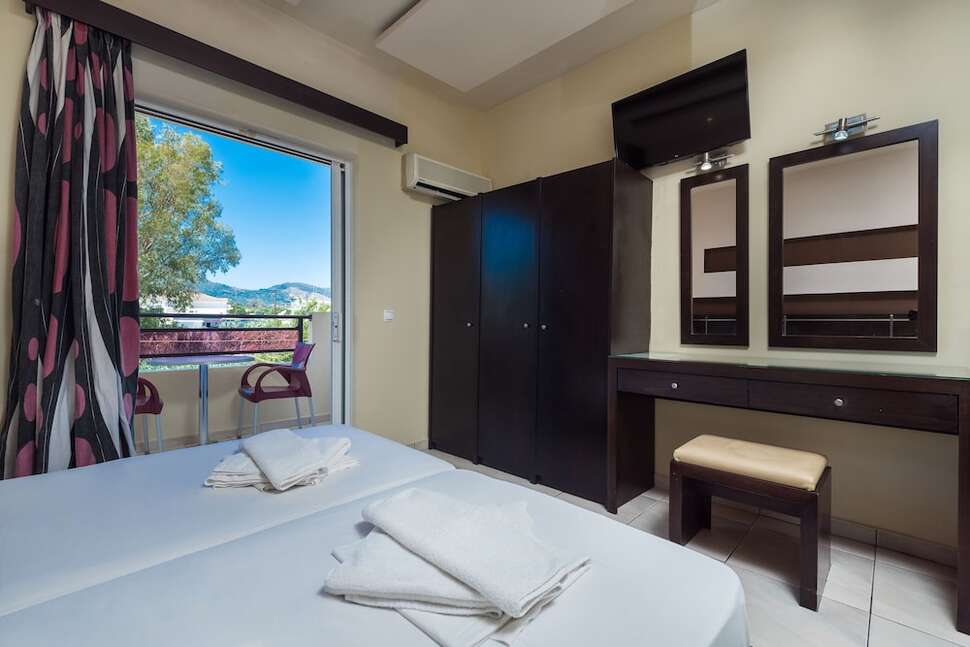 Ein Foto Canadian Hotel