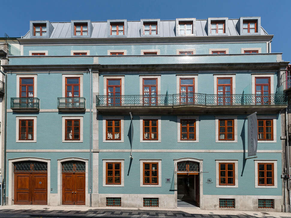 Een foto van de buitenkant van Hotel Eurostars das Artes