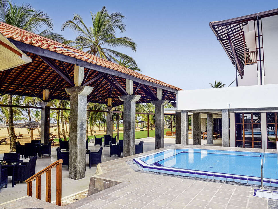 Een foto van het zwembad bij Goldi Sands Hotel