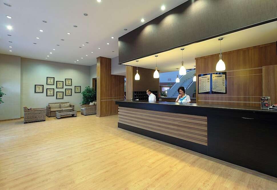Een foto van het interieur van Fortuna Beach Hotel
