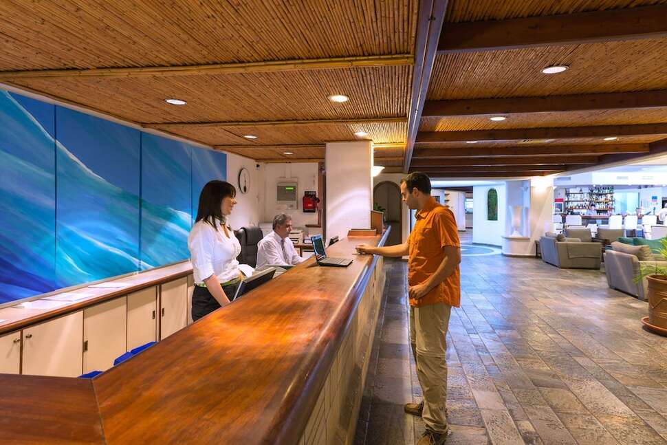 Een foto van het interieur van Paphos Gardens Holiday Resort