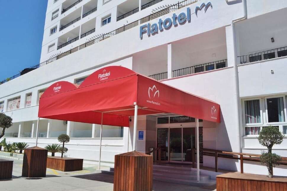 Een foto van First Flatotel International