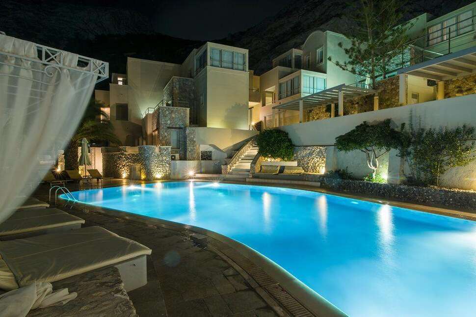 Een foto van het zwembad bij Antinea Suites & Spa