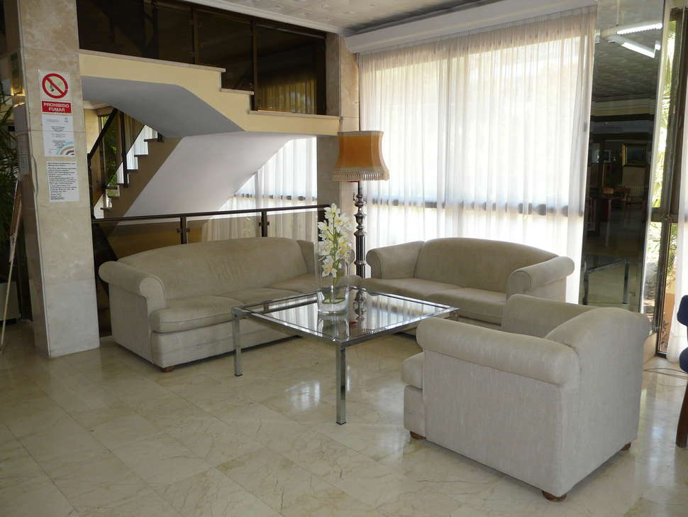 Een foto van het interieur van Playa Blanca Hotel