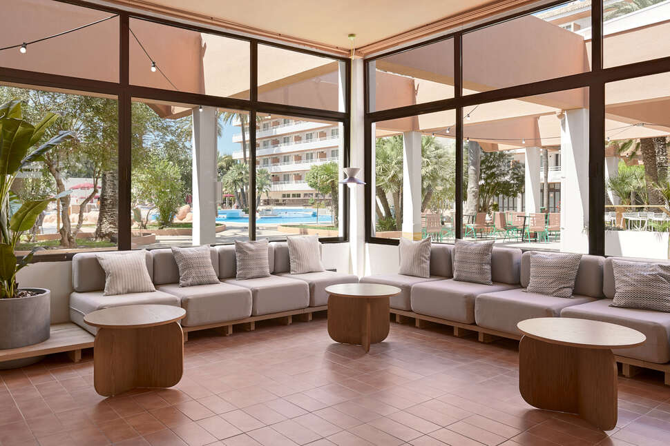 Ein Foto Tent Calvia Beach