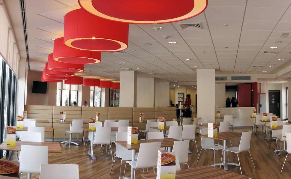 Een foto van de faciliteiten bij Travelodge Barcelona Poblenou