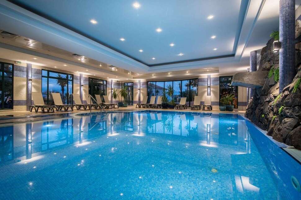 Ein Foto vom Pool im Hotel Alpino Atlantico