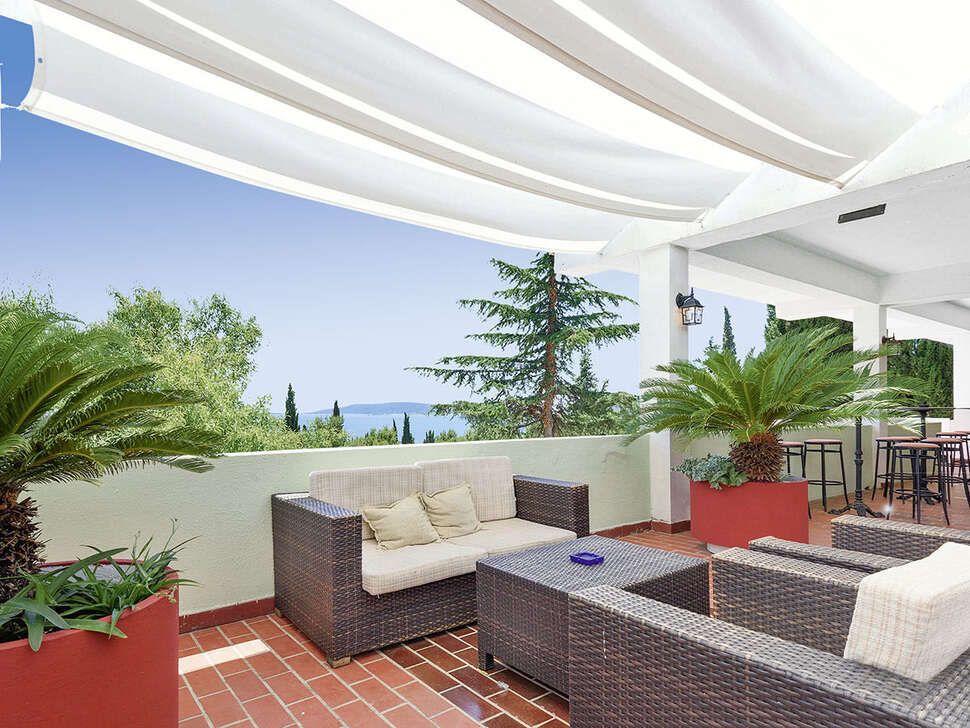 Een foto van het terras bij Appartementen Medena