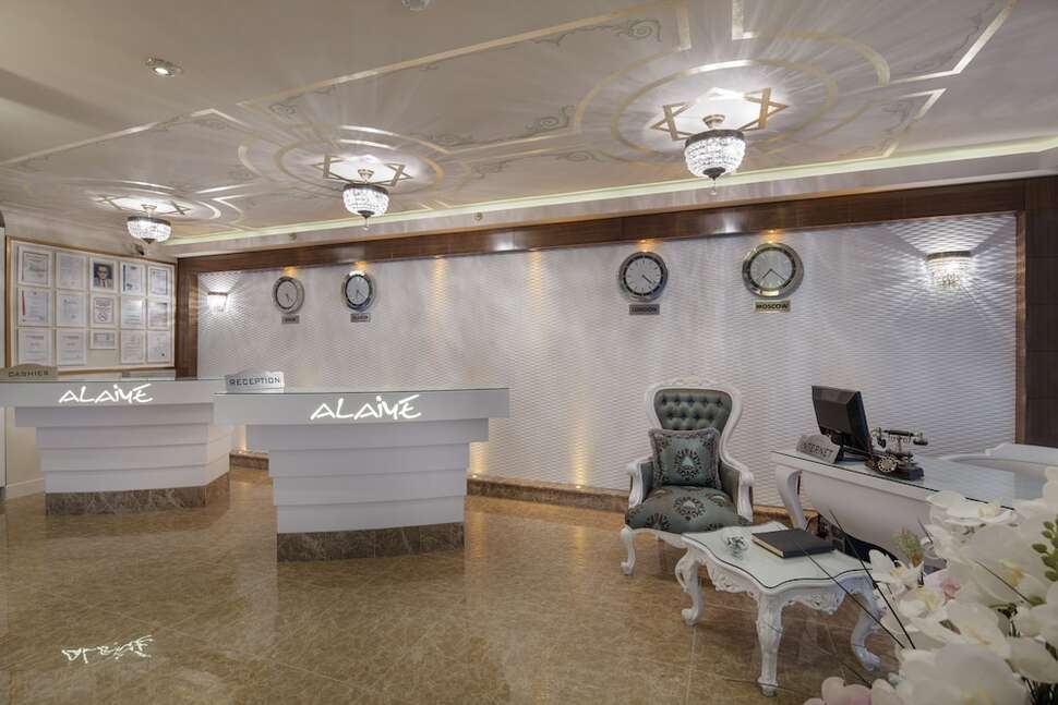 Een foto van het interieur van Alaiye Kleopatra Hotel