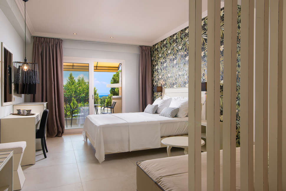 Een foto van Neikos Mediterraneo Luxury Suites