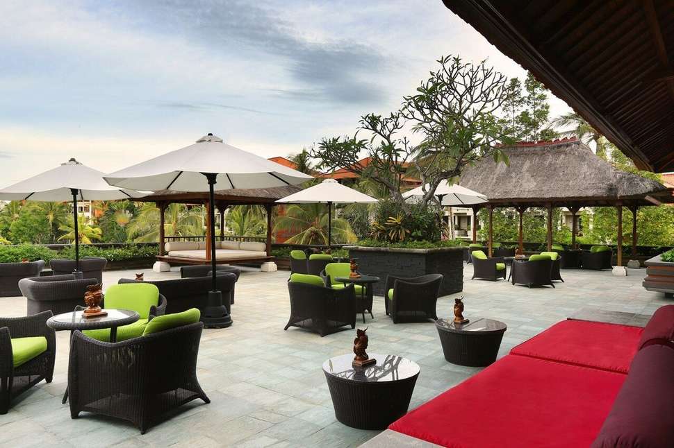 Een foto van het terras bij Ayodya Resort Bali