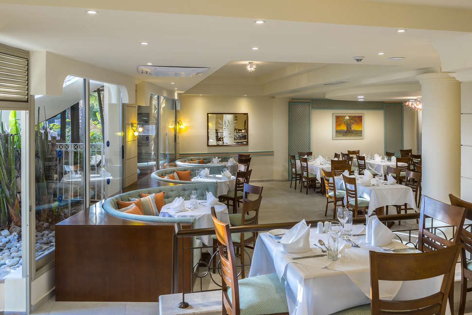 Een foto van de faciliteiten bij Aquamare Beach Hotel & Spa