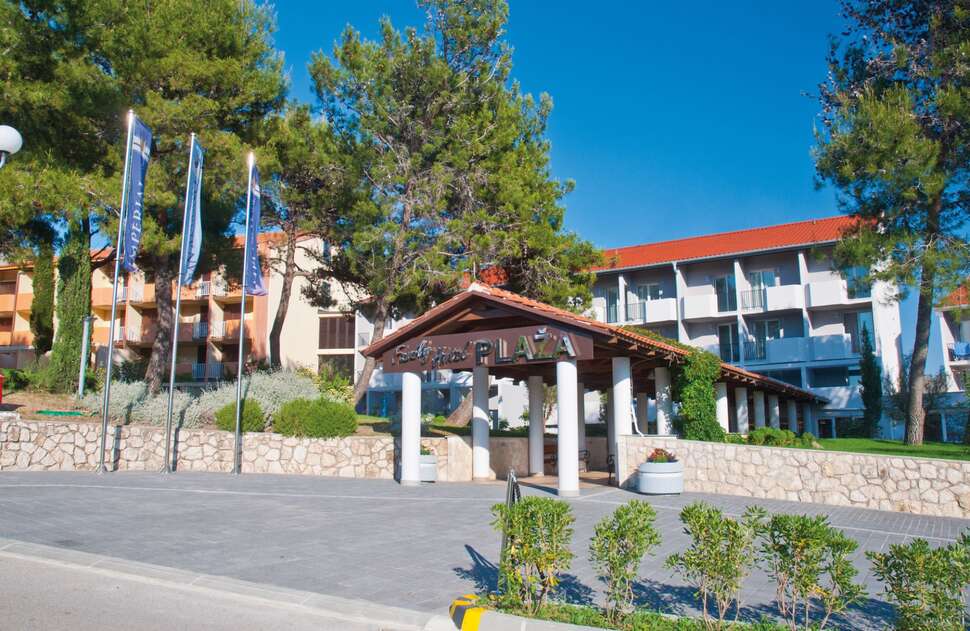 Ein Foto von der Außenansicht des San Marino Resort Plaza Family Hotel