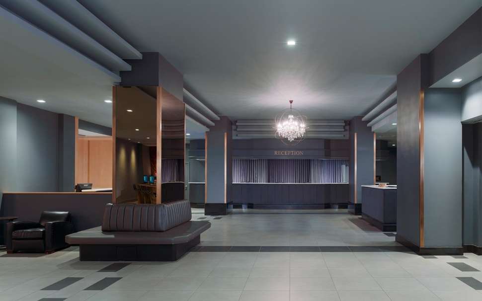 Een foto van het interieur van The Manhattan at Times Square Hotel