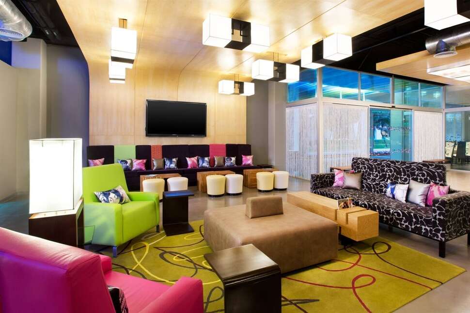 Een foto van het interieur van Aloft Cancun Hotel
