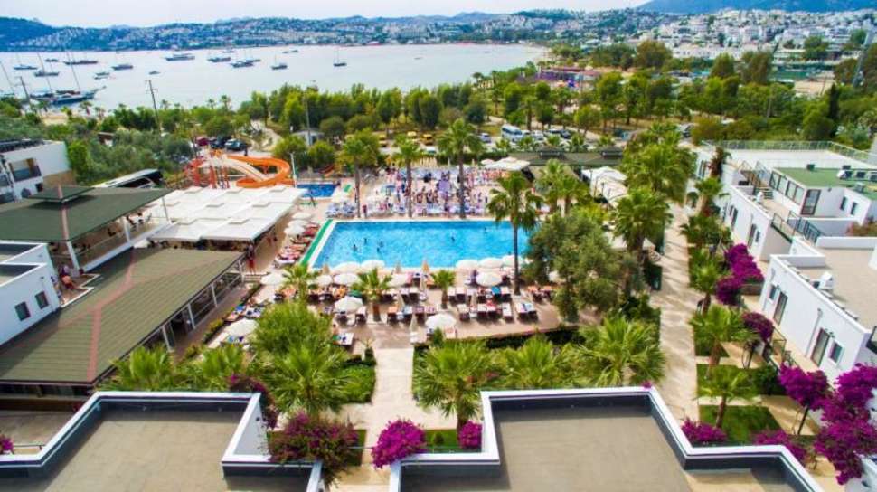 Een foto van het zwembad bij Anadolu Hotel Bodrum
