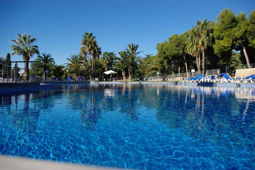 Een foto van het zwembad bij Camping Vilanova Park