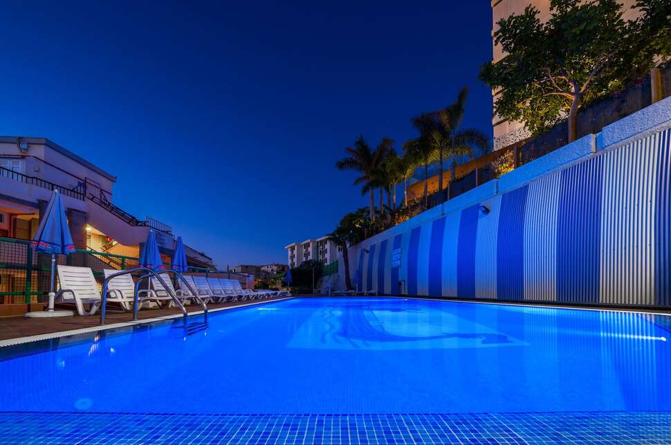 Ein Foto vom Pool im Las Gondolas Apartments