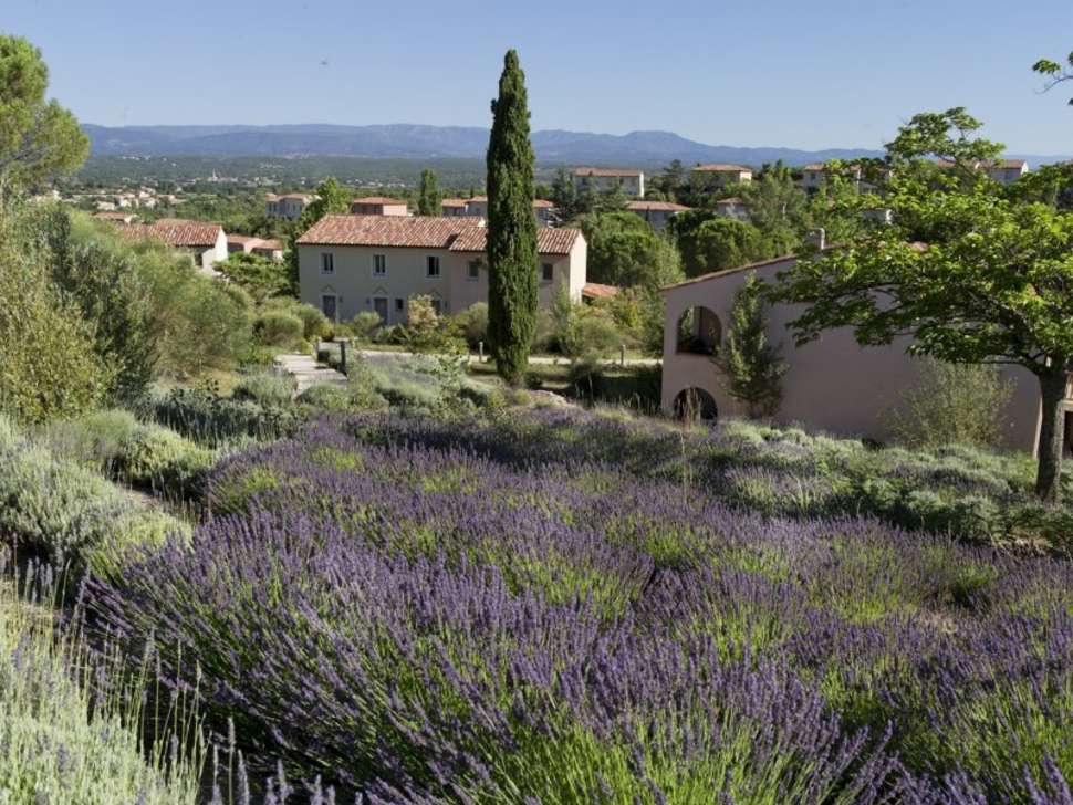 Een foto van de buitenkant van Pierre & Vacances Village Club Le Rouret