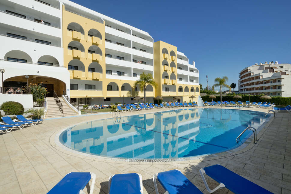 Een foto van het zwembad bij Paladim & Alagoa Mar Hotels