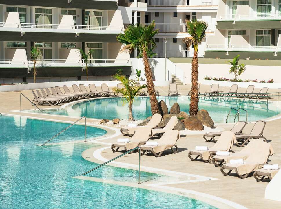 Ein Foto vom Pool im Gara Suites Golf & Spa
