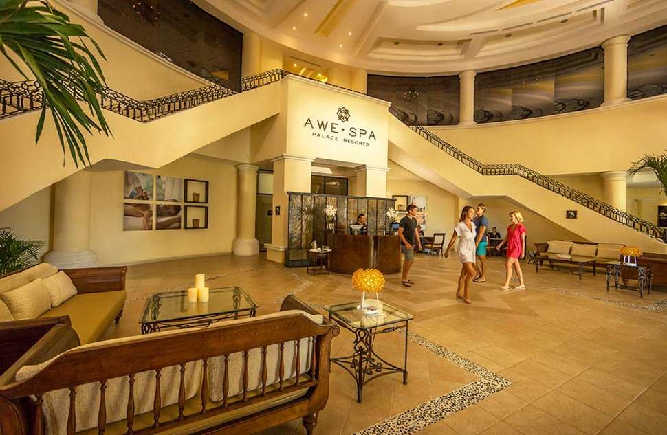 Een foto van het interieur van Moon Palace Cacun