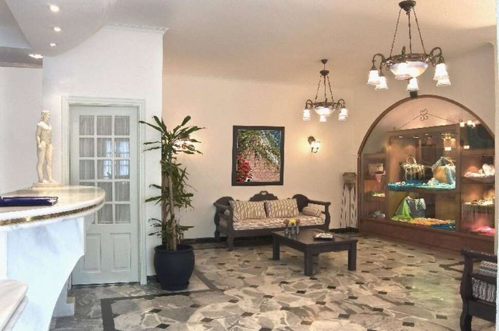 Een foto van het interieur van Kouros Village