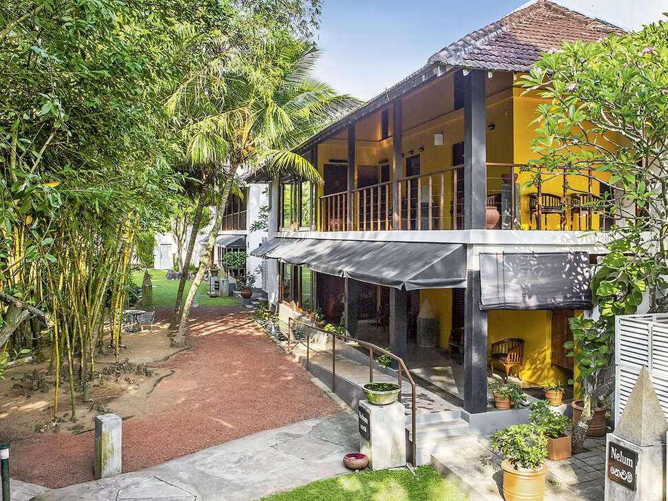 Een foto van de buitenkant van Royal Palms Beach Resort