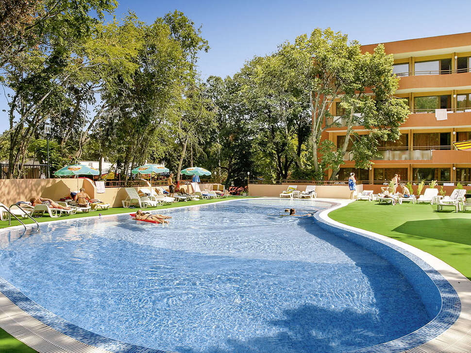 Een foto van het zwembad bij Hotel Kamchia Park