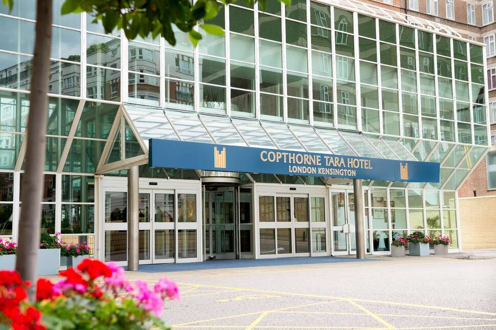 Ein Foto von der Außenansicht des Copthorne Tara Hotel London Kensington