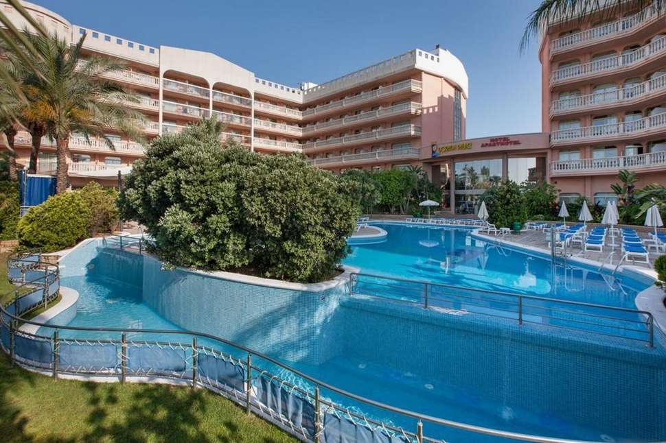 Een foto van het zwembad bij Ponient Dorada Palace by PortAventura World