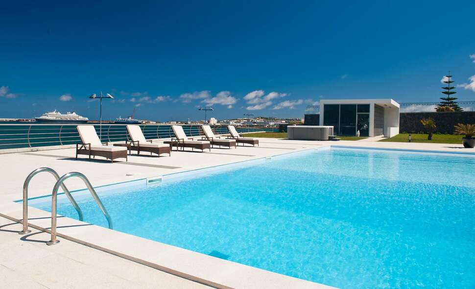 Ein Foto vom Pool im Aparthotel Atlantida Mar