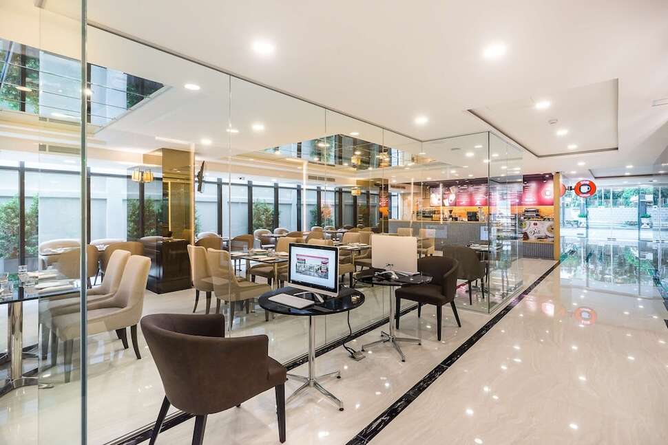 Een foto van SureStay Plus Hotel by Best Western Sukhumvit 2
