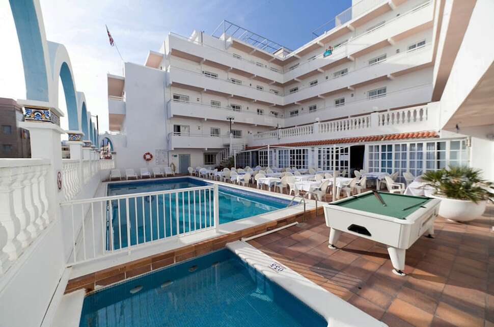 Ein Foto vom Pool im Apartments Lux Mar