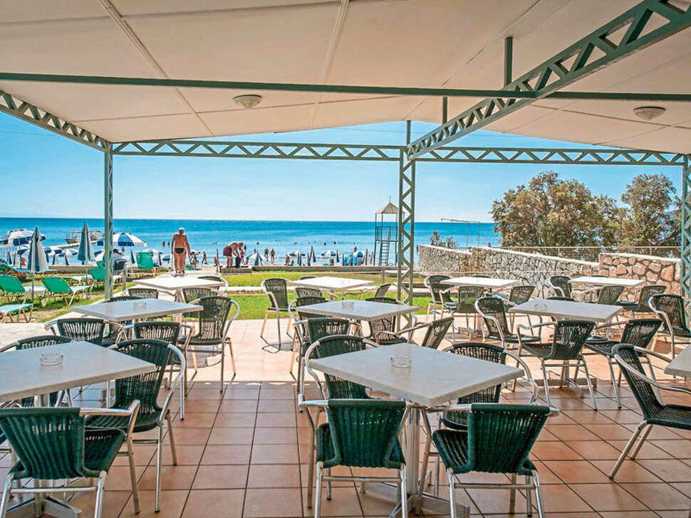 Een foto van het terras bij Astir Palace