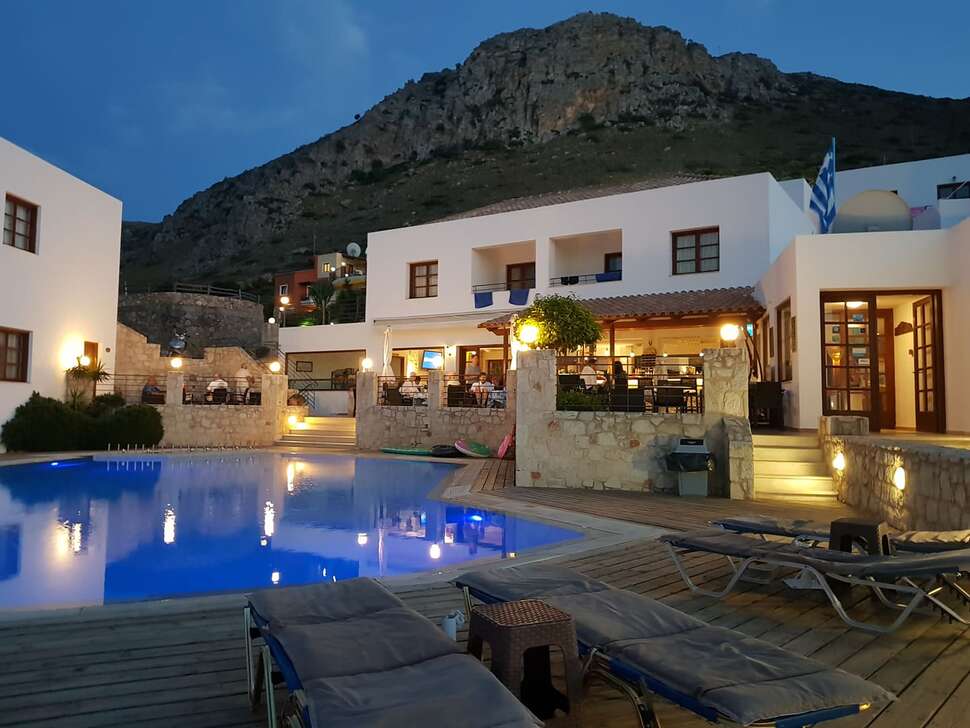 Een foto van het zwembad bij Amazones Village Suites