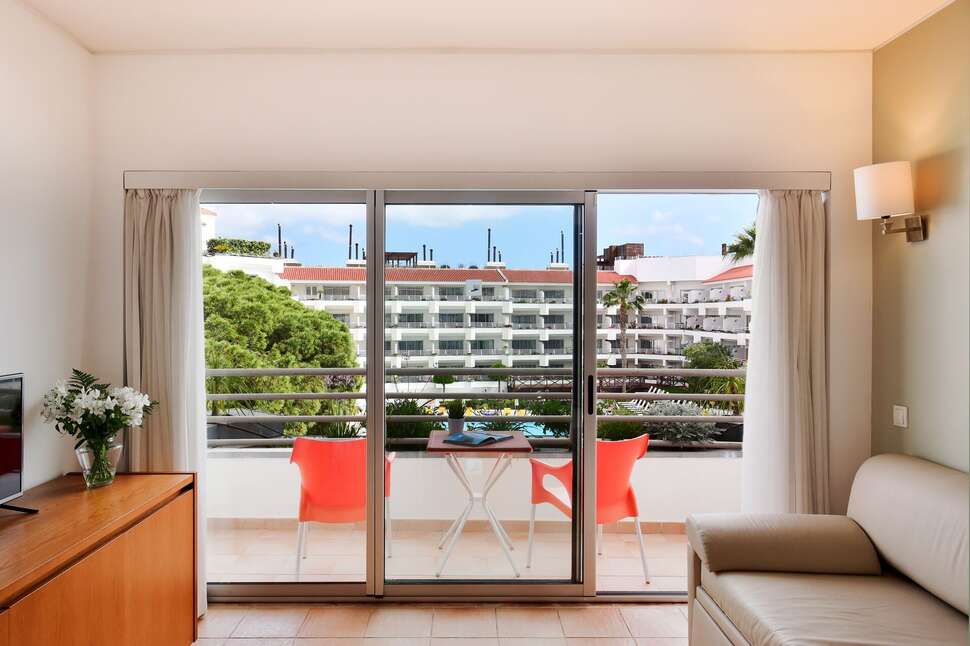 Een foto van Aqualuz Lagos by The Editory