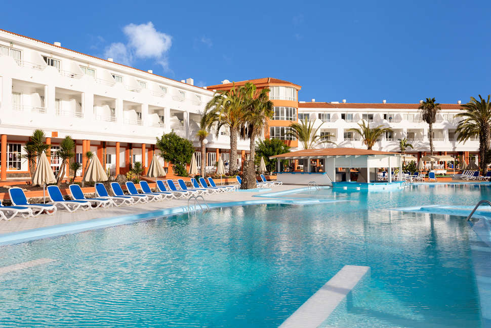 Een foto van het zwembad bij Globales Costa Tropical