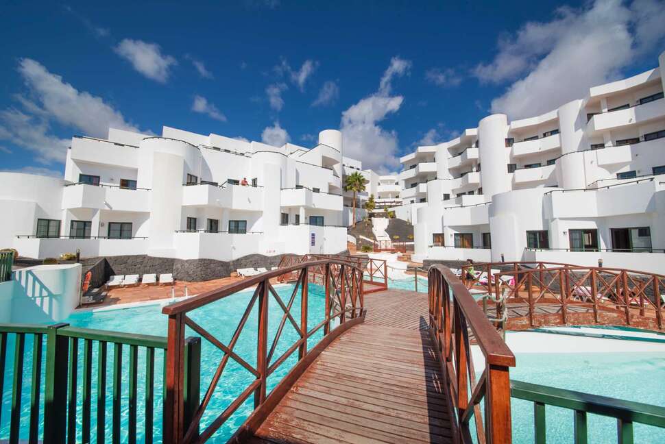Een foto van het zwembad bij Lanzarote Paradise Appartementen