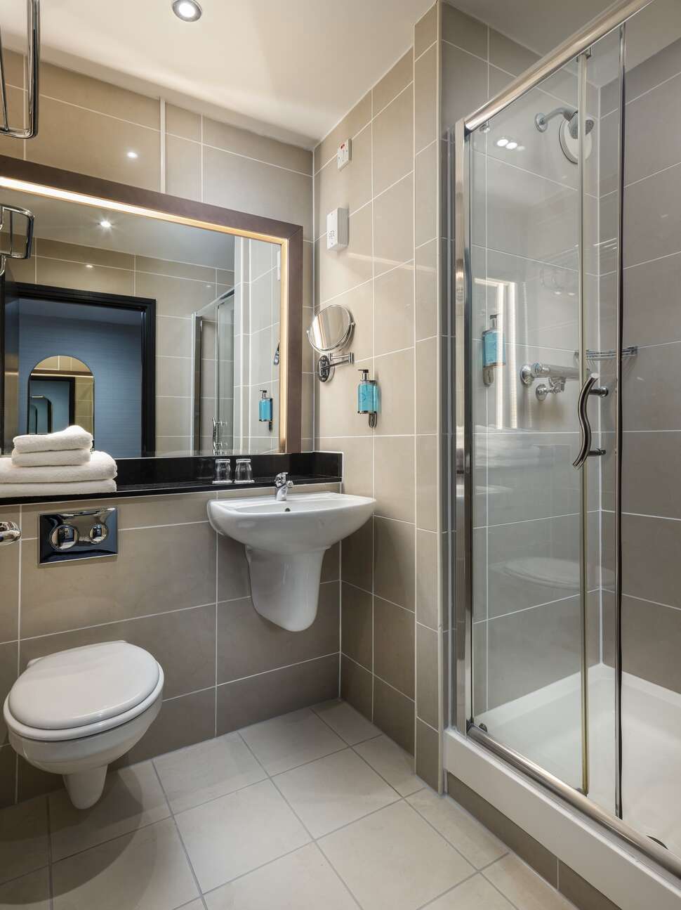 Een foto van The Academy Plaza Hotel