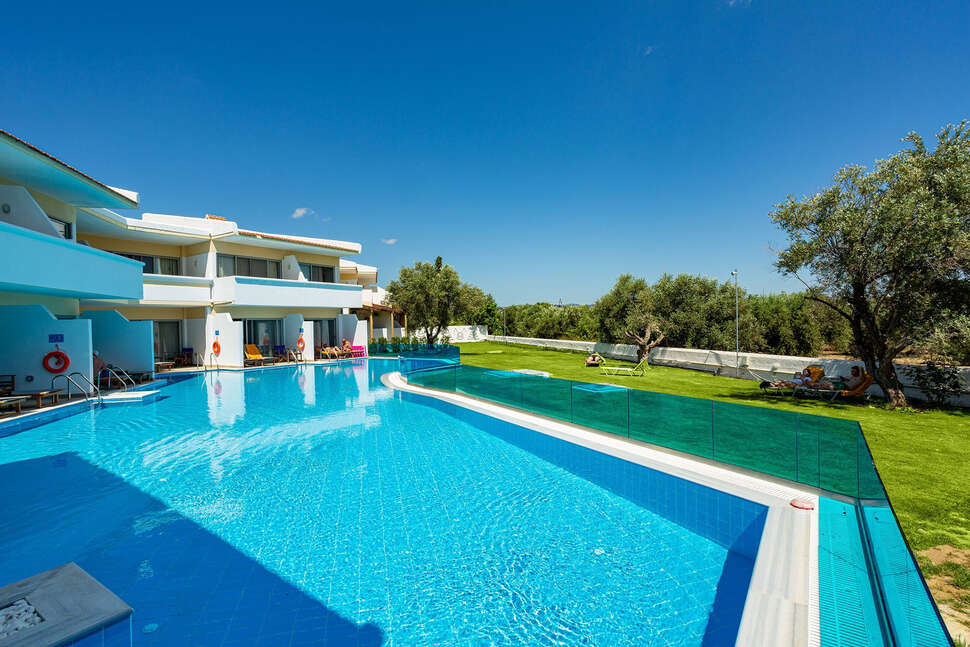 Een foto van het zwembad bij Lydia Maris Resort & Spa
