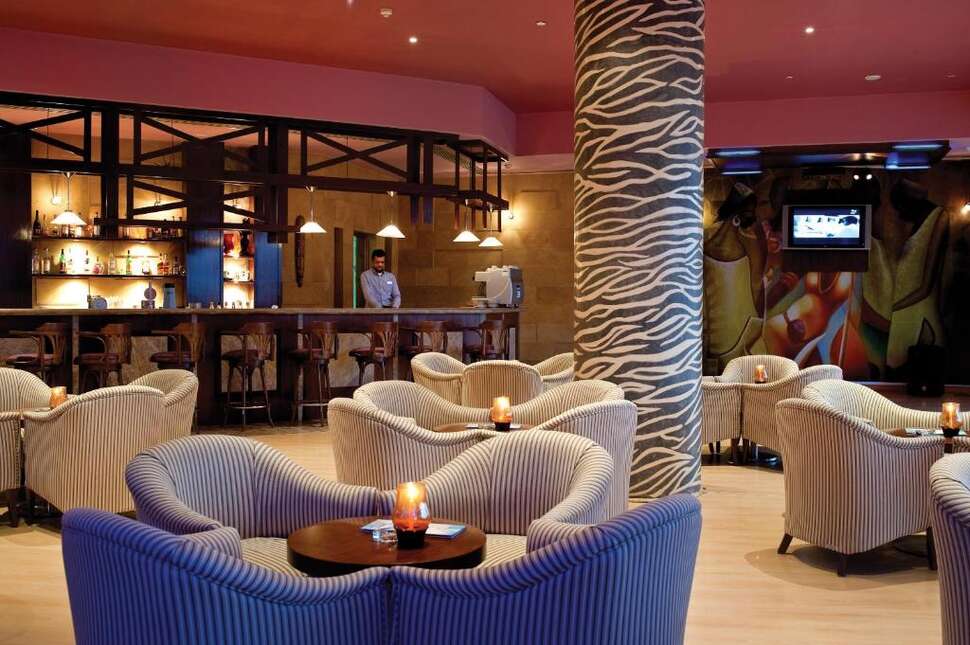 Een foto van het interieur van Amwaj Oyoun Resort & Casino