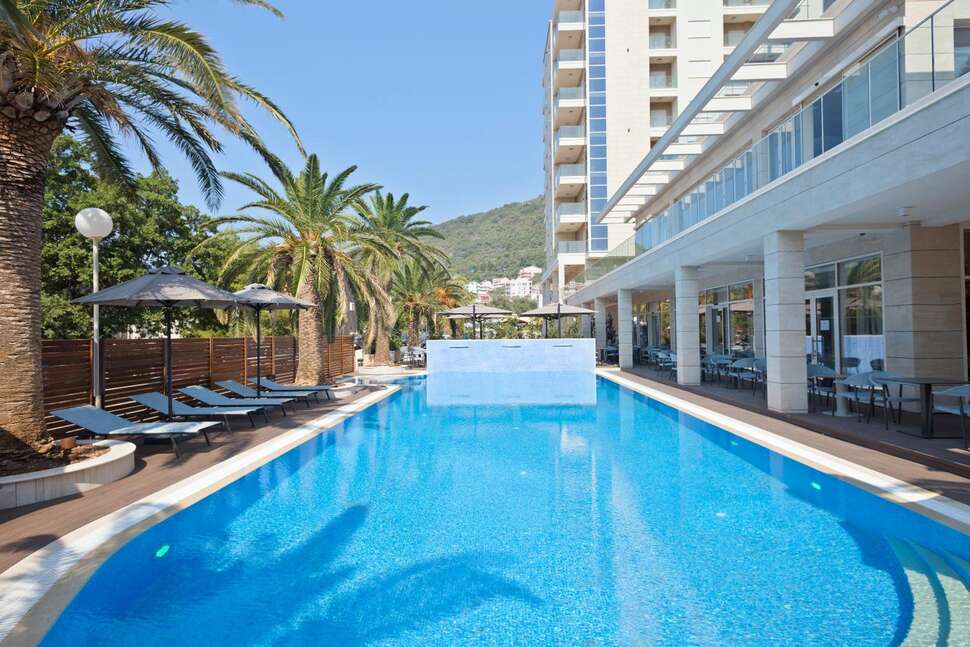 Een foto van Hotel AMI Budva Petrovac
