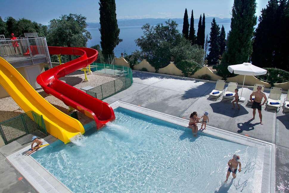 Een foto van het zwembad bij Hotel Valmar Corfu by Louis Hotels