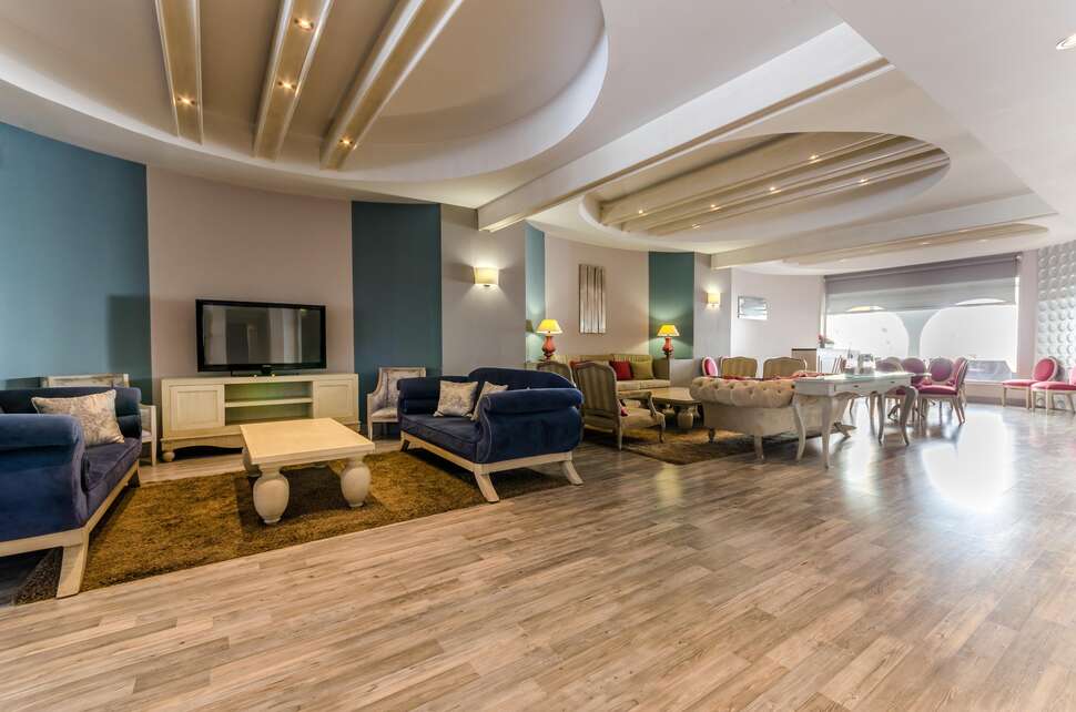 Een foto van het interieur van Senator Hotel Virgen De Los Reyes