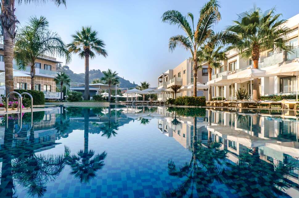 Een foto van het zwembad bij Lesante Classic Luxury Hotel & Spa