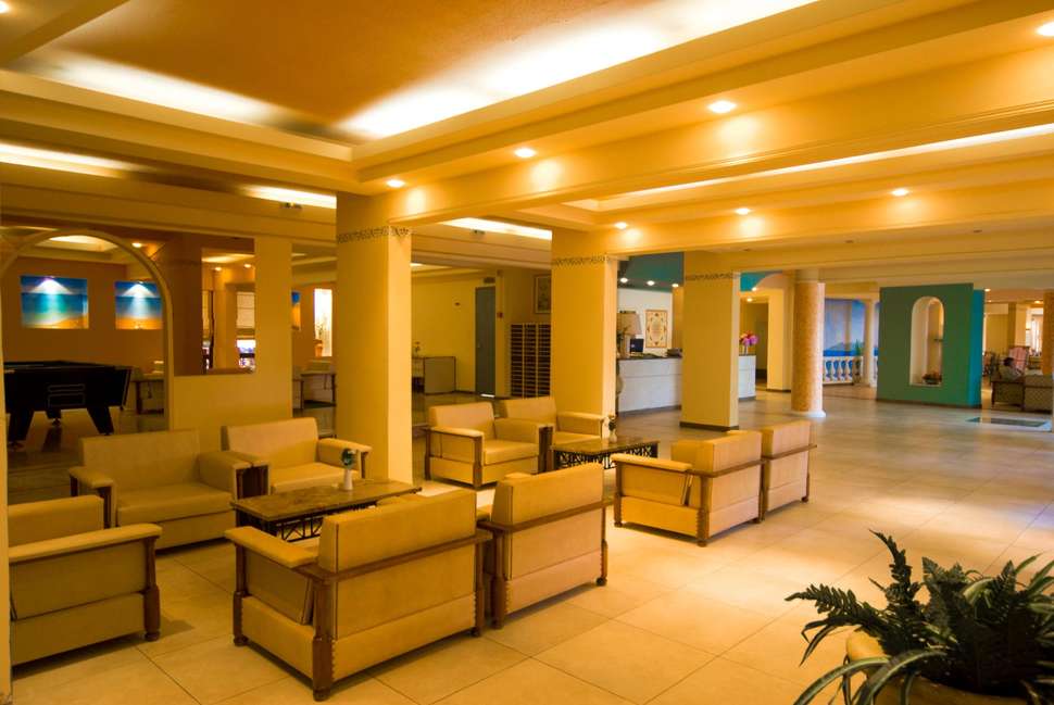 Ein Foto vom Innenbereich im Potamaki Beach Hotel