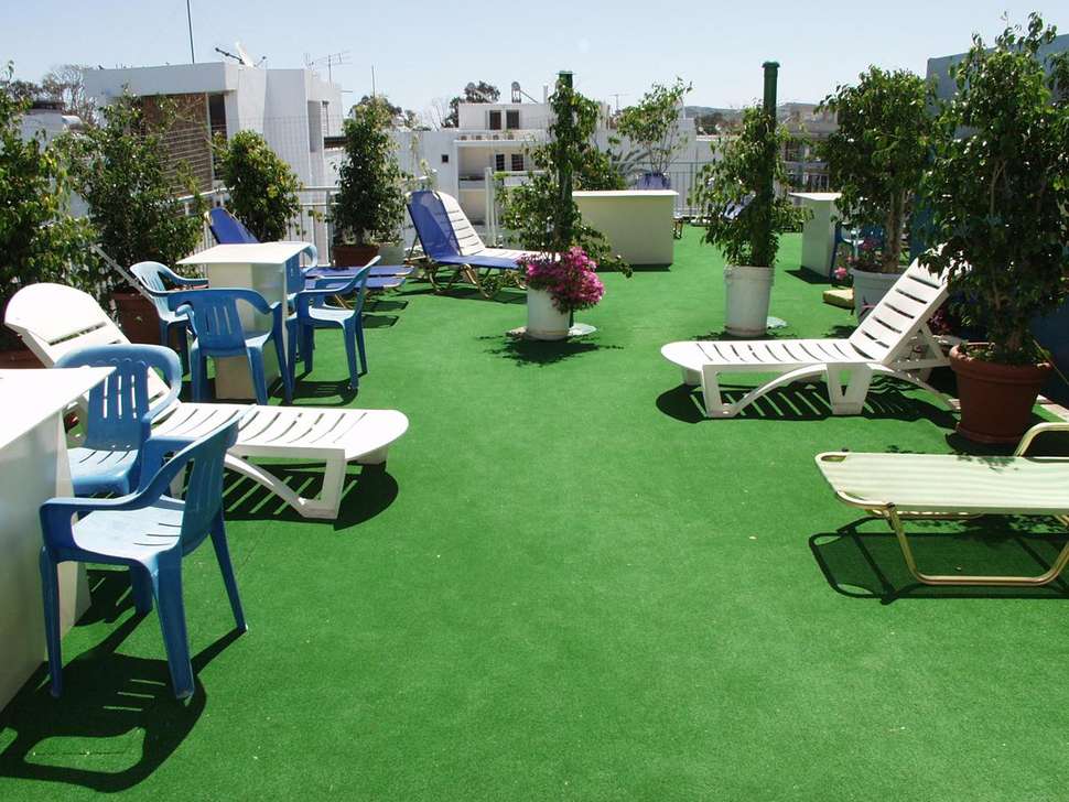 Een foto van het terras bij Koala Hotel