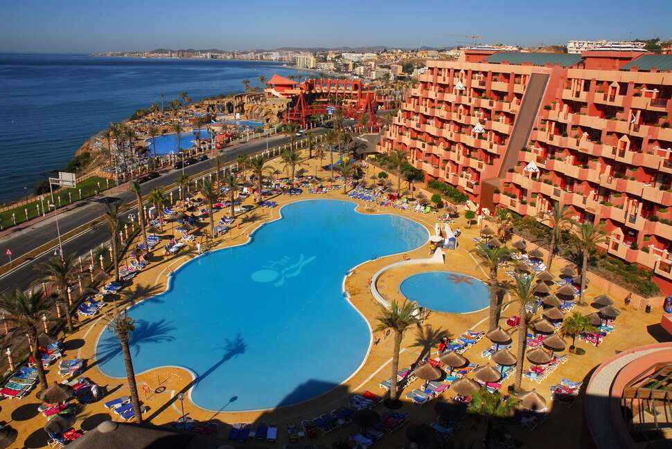 Ein Foto vom Pool im Holiday World Resort