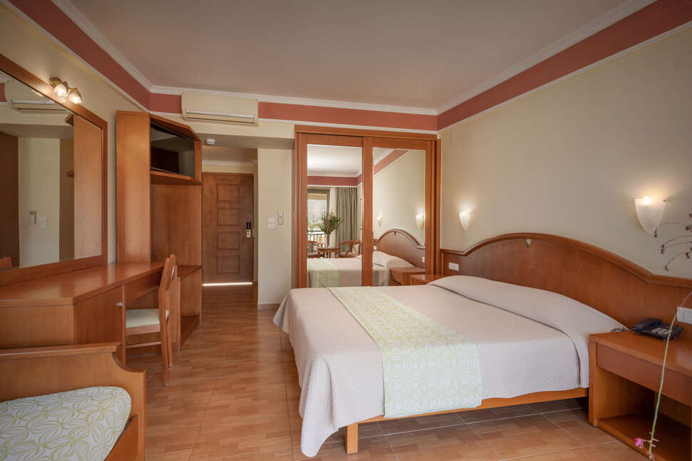 Ein Foto Hydramis Palace Beach Resort